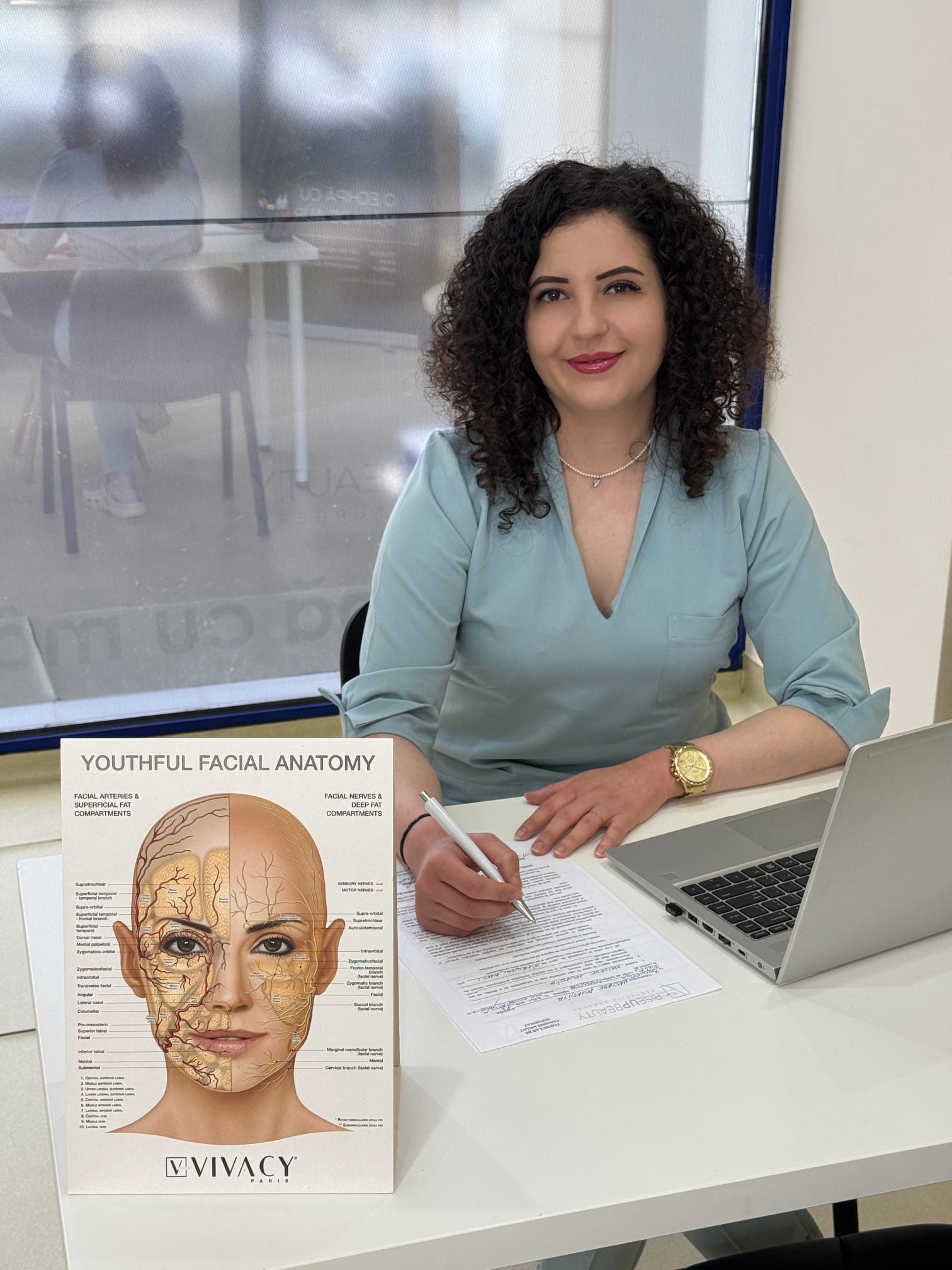 Dr. Mihailescu Anays 